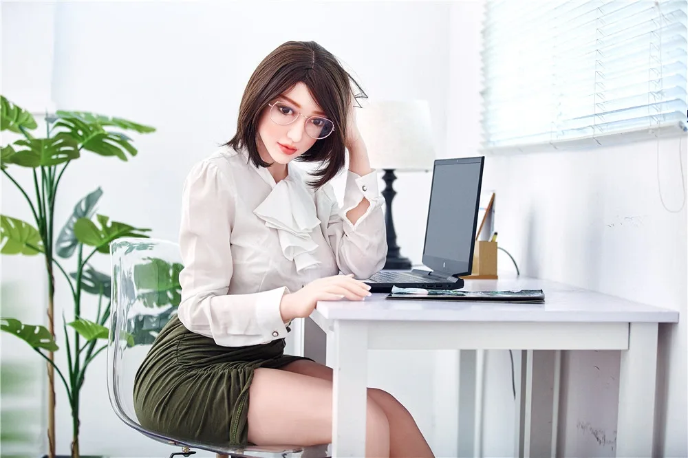 Sexy Doll Secretary Paloma 5ft 2' (159 cm)/ E-Cup - Irontech Doll view 4