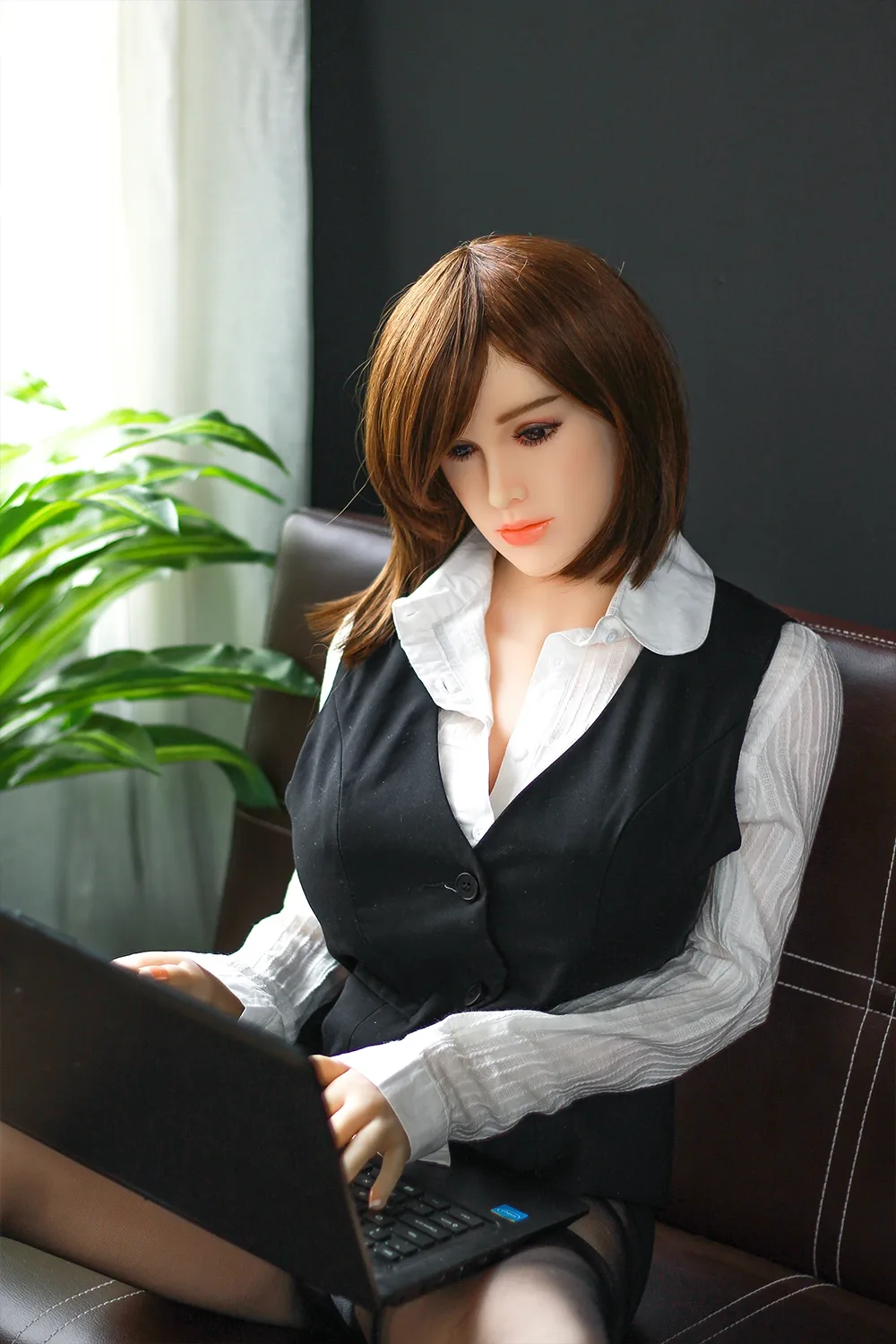 Love Doll Brunette Nora 5ft 2' (158 cm)/ F-Cup - Jarliet view 4
